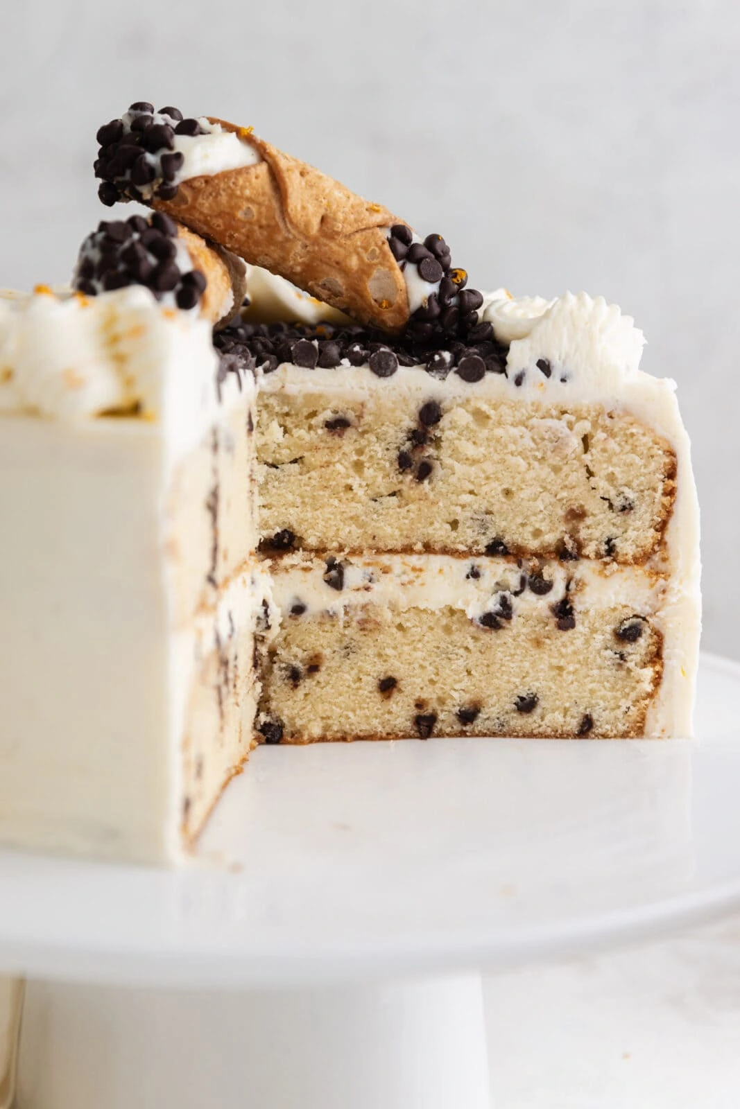 Cannoli Cake Recipe – Creamy Italian Dessert with Ricotta Frosting